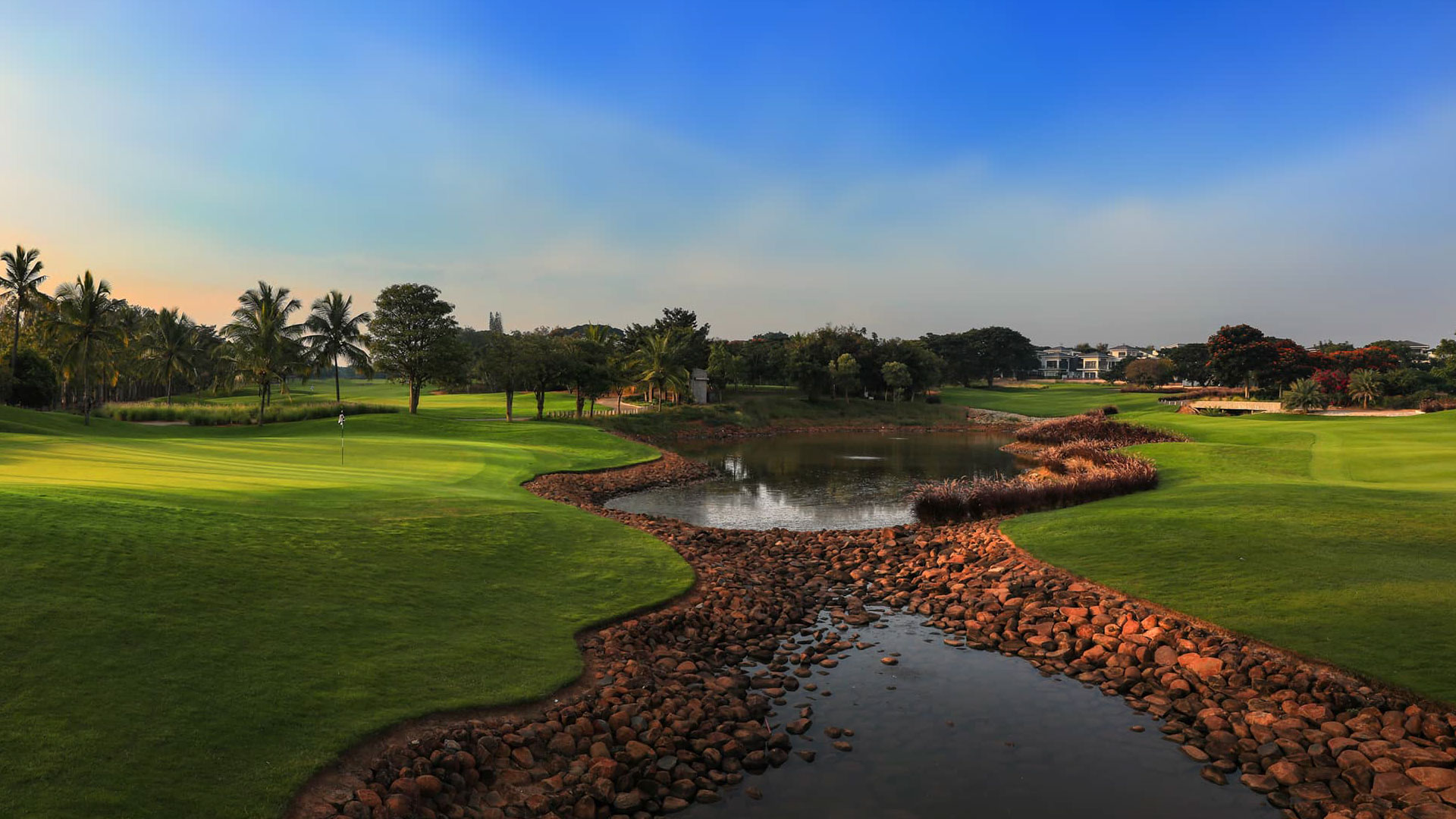 If you've been thinking about giving golf a try, there's no better opportunity than this day clinic at one of India’s top-rated and most prestigious golf courses. No club membership, equipment, or prior experience required; just show up and get started!