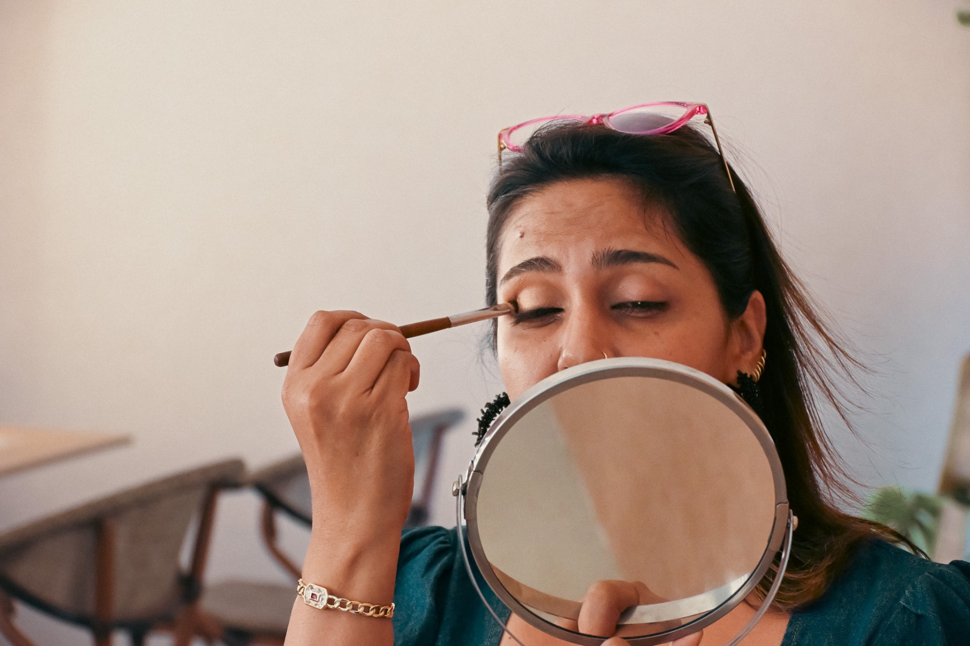 Eyes that truly pop: eyeshadow and winged liner hacks