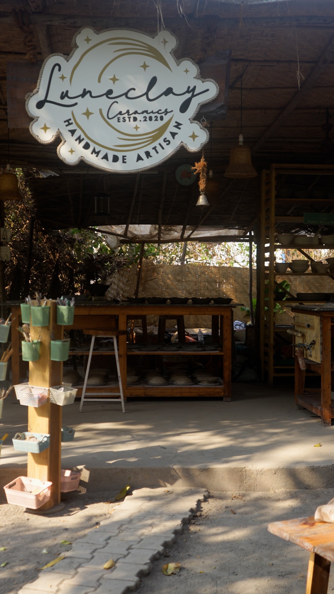 So what’s this hand-building pottery experience all about?