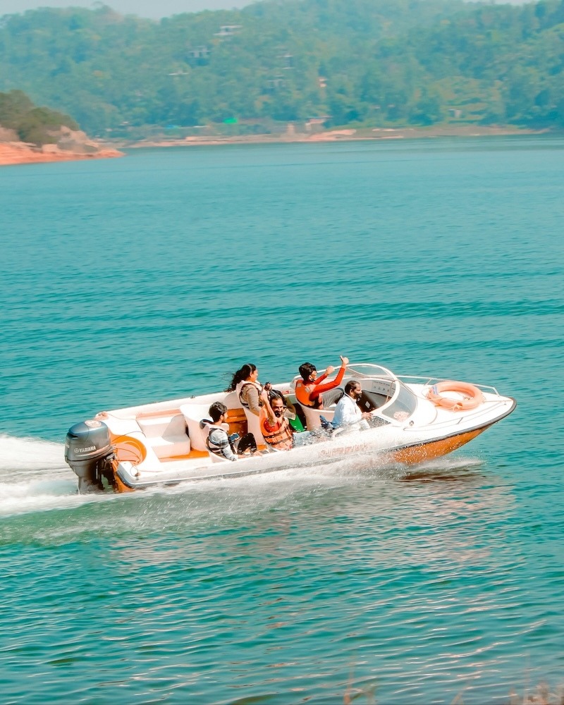 Thrills and Chills on the Speedboat and Islands