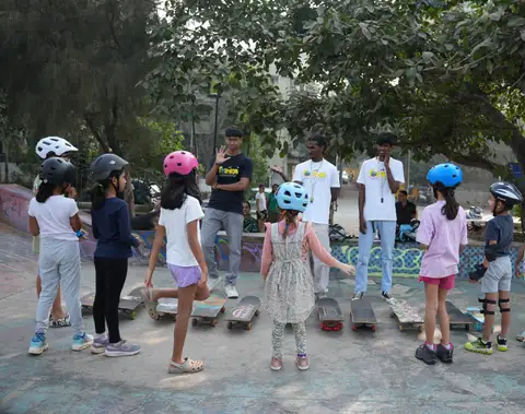 Enjoy a fun community-style session with practice laps and mini activities.