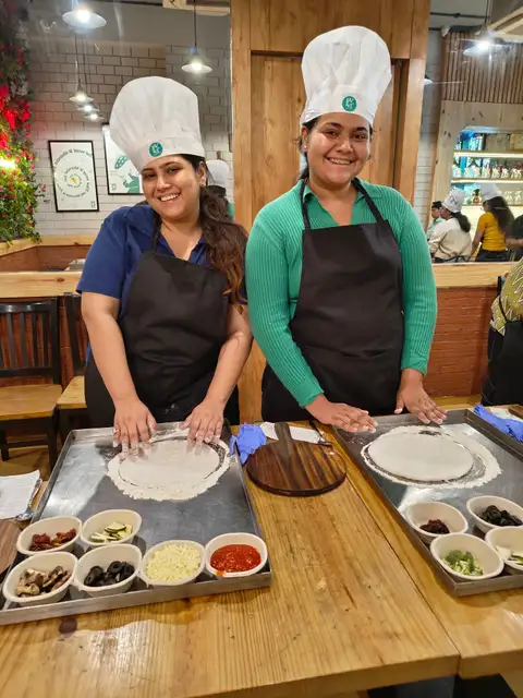 Hands-On Italian Pizza Making Experience