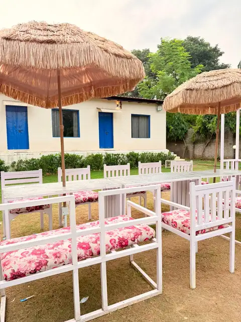 Poolside Sundays: A Chef-Curated Sundowner