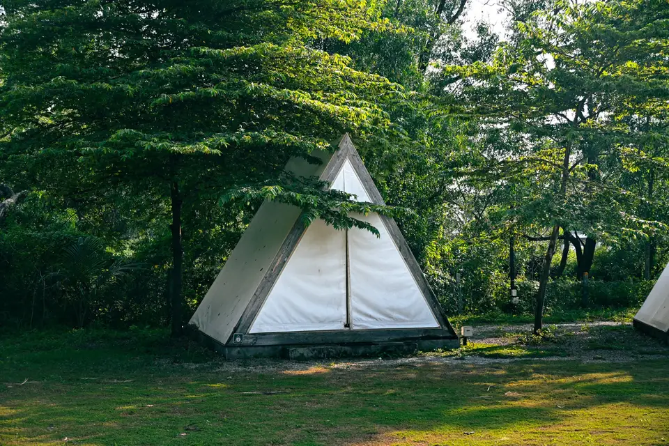 Tents & Bonfires ⛺