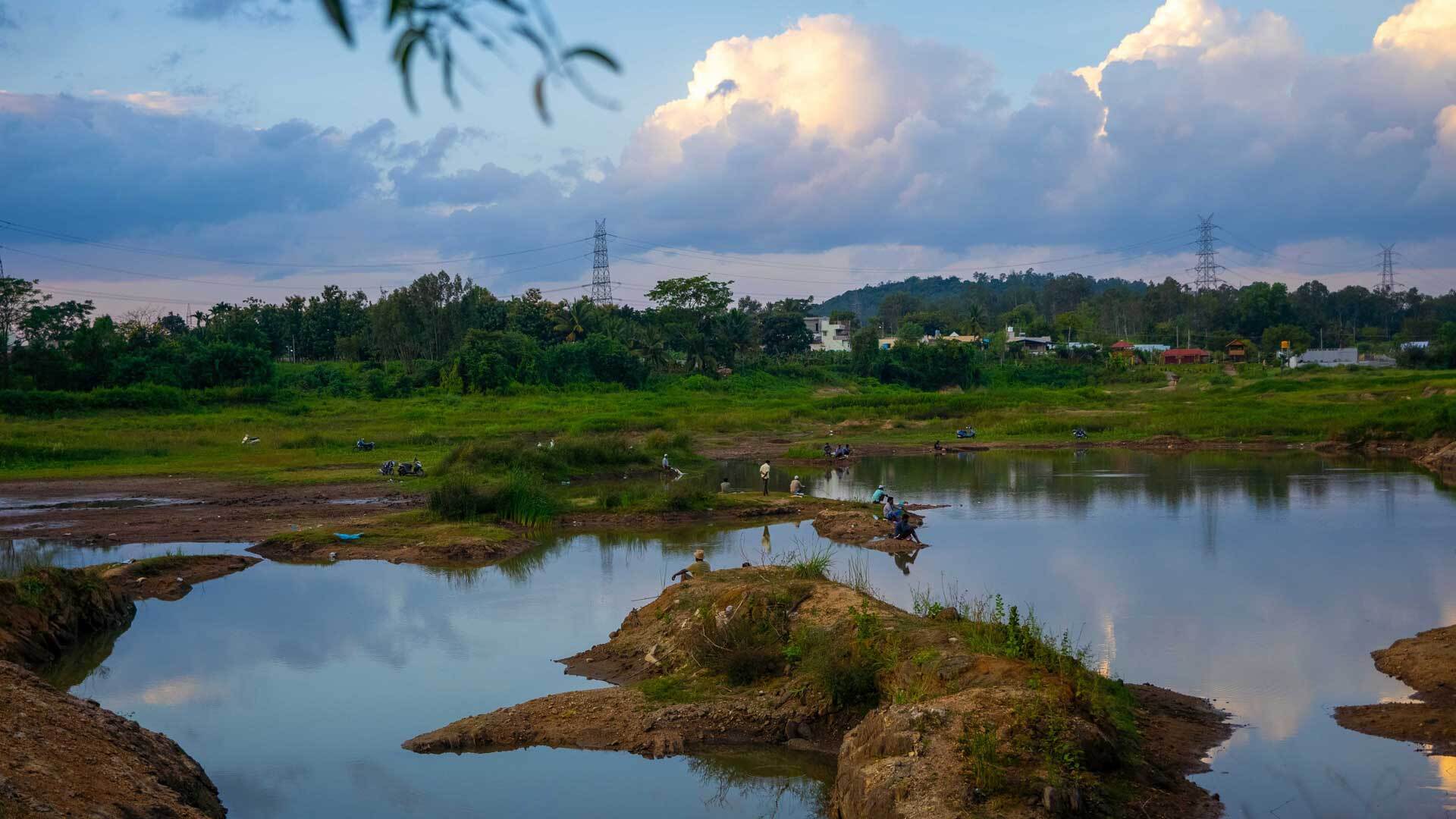 Games, lakeside sunsets, and a cozy bonfire to wrap it all up