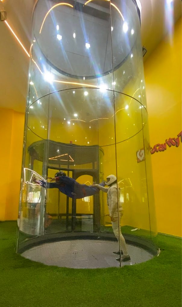 Training with the Experts Takes the Nerves Away